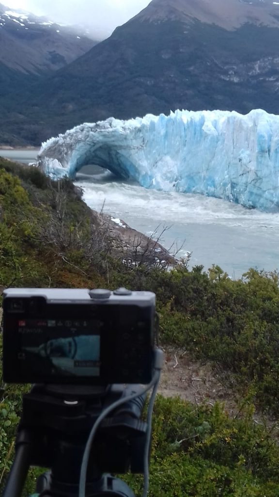 Esta imagen tiene un atributo alt vacío; el nombre del archivo es El-ojo-de-Winfo-frente-al-glaciar--576x1024.jpeg