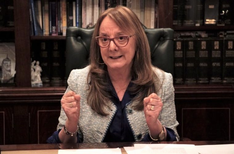 El gobierno no ofreció aumentos y a cambio propone adelantar a agosto el 8% previsto para septiembre