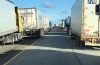 Más de 800 camiones permanecen varados en el piquete de Punta Delgada a 30 km de Monte Aymond