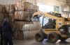 El municipio pone a la venta 27 toneladas de cartón reciclado en el centro de acopio