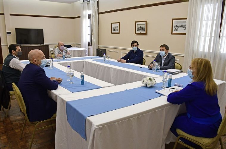 Alicia se reunió con intendentes para analizar la derrota electoral y buscar revertir el resultado en noviembre