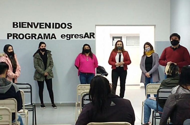 Programa EgresAR: más de 900 estudiantes secundarios podrán rendir materias adeudadas desde 2016
