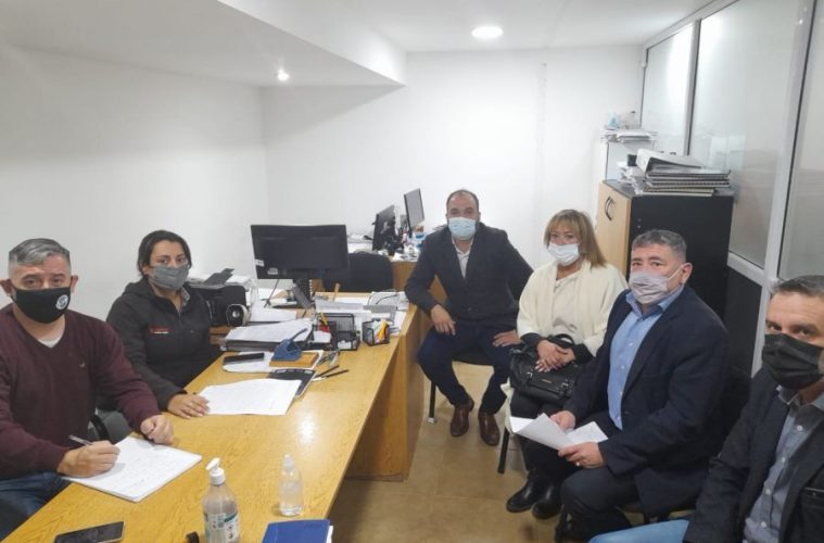 AMET rechazó la oferta salarial, y esta tarde el gobierno ofreció la misma propuesta a ADOSAC