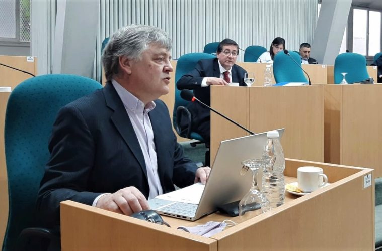 Oliva reclamó por los 5 mil municipales que no reciben obra social: «son víctimas de los intendentes que no depositan los aportes que les descuentan a los trabajadores»